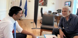 Le député Mikaele Seo s’entretient avec M. Disa, délégué interministériel pour l’égalité des chances des Français d’Outre-mer