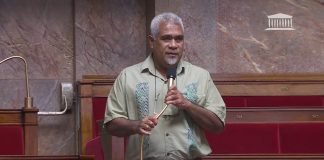 Mikaele Seo défendant son amendement sur l’exonération d’impôt pour les marins de Wallis-et-Futuna à l’Assemblée nationale.